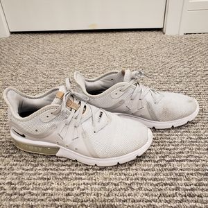 Nike Air Max (Light Gray)